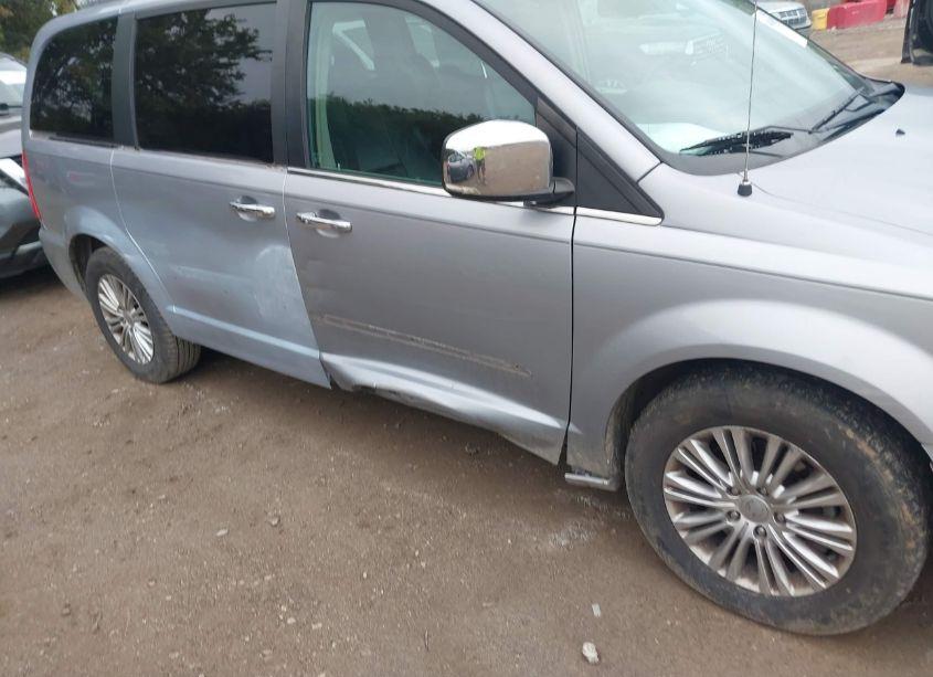 Photo 6 of 2015 Chrysler Town & COUNTRY TOURING-L (VIN 2C4RC1CG0FR655755)