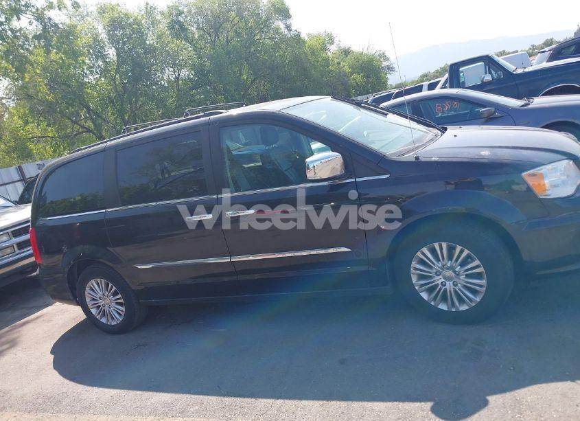 Photo 13 of 2015 Chrysler Town & COUNTRY TOURING-L (VIN 2C4RC1CG0FR662754)