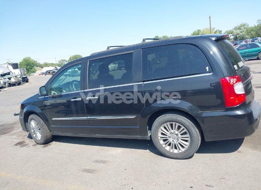 Photo 14 of 2015 Chrysler Town & COUNTRY TOURING-L (VIN 2C4RC1CG0FR662754)