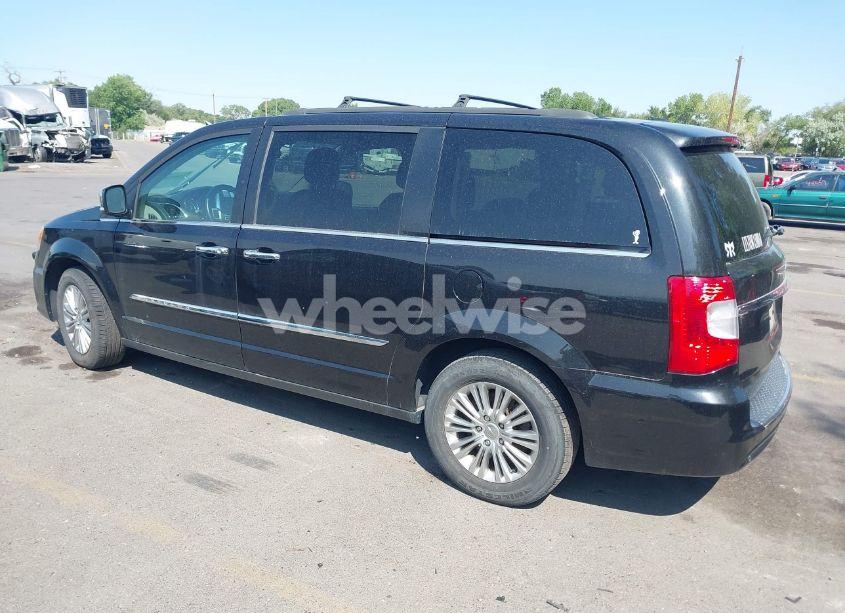 Photo 3 of 2015 Chrysler Town & COUNTRY TOURING-L (VIN 2C4RC1CG0FR662754)