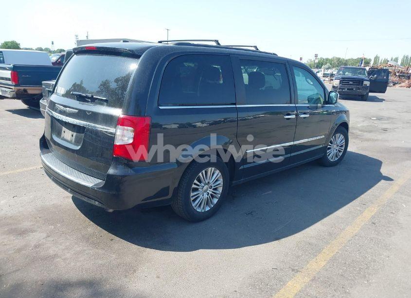 Photo 4 of 2015 Chrysler Town & COUNTRY TOURING-L (VIN 2C4RC1CG0FR662754)