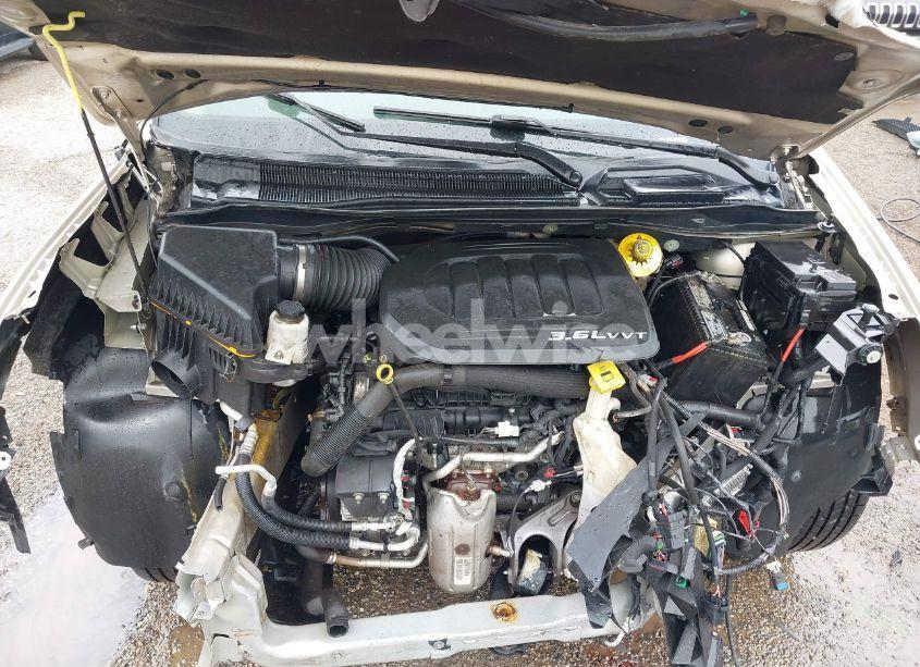 Photo 10 of 2015 Chrysler Town & COUNTRY TOURING-L (VIN 2C4RC1CG0FR673933)