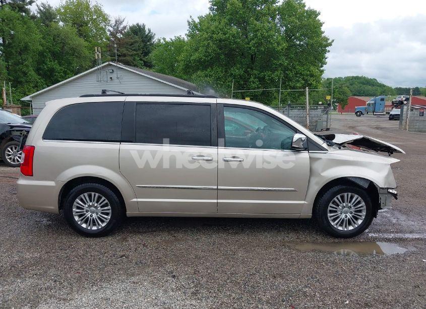 Photo 14 of 2015 Chrysler Town & COUNTRY TOURING-L (VIN 2C4RC1CG0FR673933)