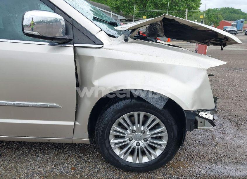 Photo 21 of 2015 Chrysler Town & COUNTRY TOURING-L (VIN 2C4RC1CG0FR673933)