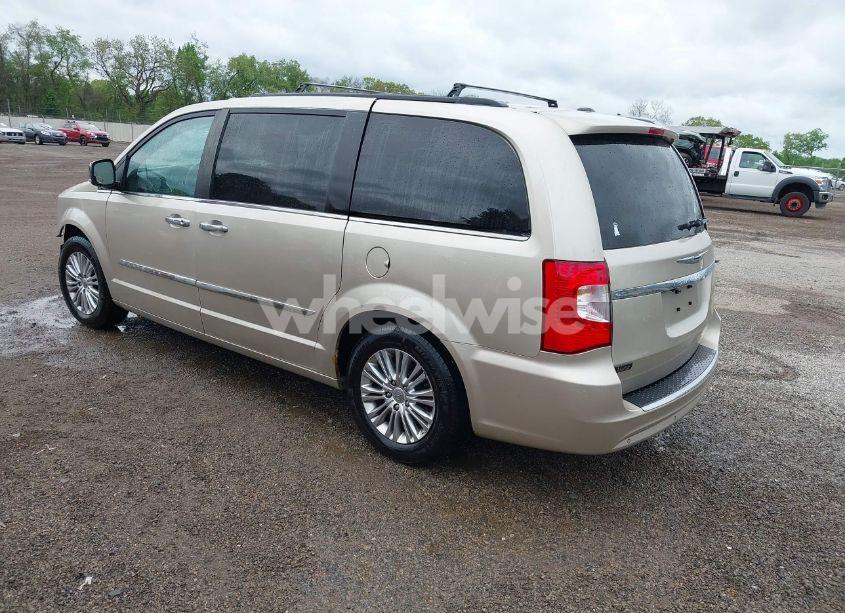 Photo 3 of 2015 Chrysler Town & COUNTRY TOURING-L (VIN 2C4RC1CG0FR673933)