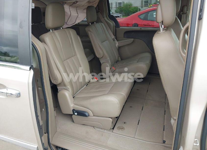 Photo 8 of 2015 Chrysler Town & COUNTRY TOURING-L (VIN 2C4RC1CG0FR673933)