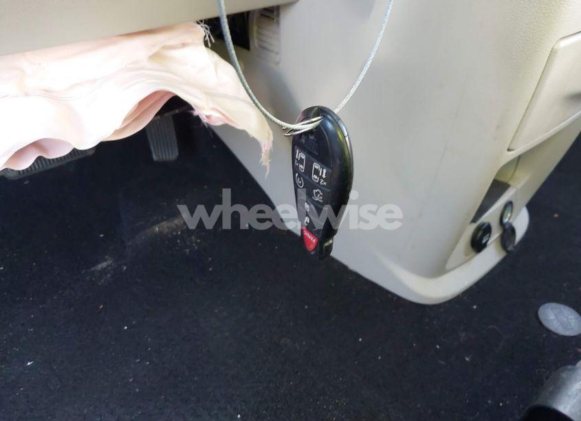 Photo 11 of 2016 Chrysler Town & COUNTRY TOURING-L (VIN 2C4RC1CG0GR207663)