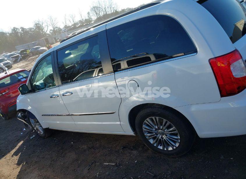 Photo 14 of 2016 Chrysler Town & COUNTRY TOURING-L (VIN 2C4RC1CG0GR207663)