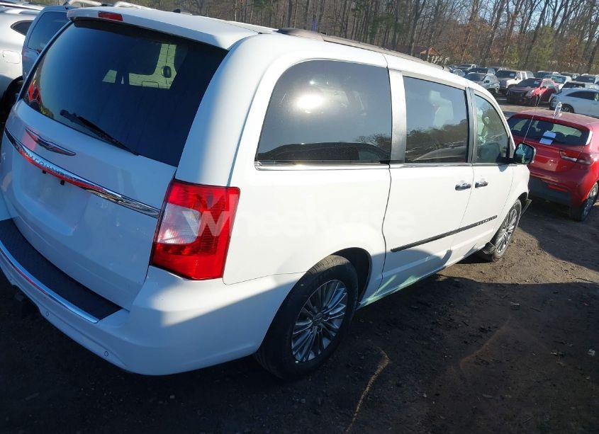 Photo 4 of 2016 Chrysler Town & COUNTRY TOURING-L (VIN 2C4RC1CG0GR207663)