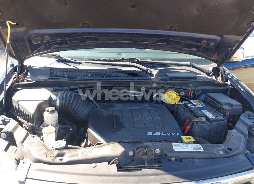 Photo 10 of 2016 Chrysler Town & COUNTRY TOURING-L (VIN 2C4RC1CG0GR283271)