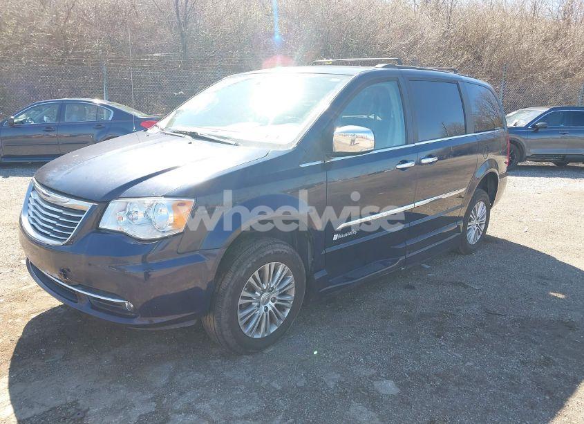 Photo 2 of 2016 Chrysler Town & COUNTRY TOURING-L (VIN 2C4RC1CG0GR283271)