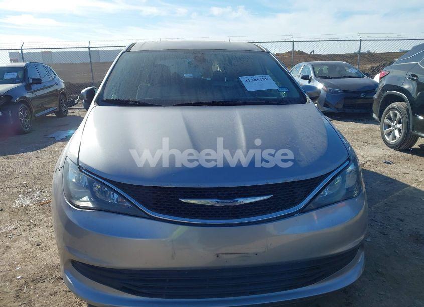 Photo 12 of 2017 Chrysler Pacifica LX (VIN 2C4RC1CG0HR657671)
