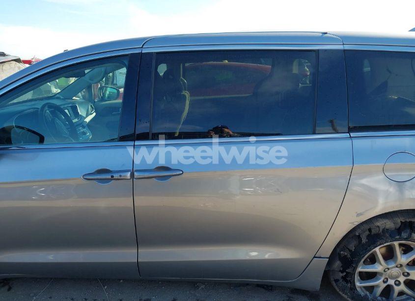 Photo 14 of 2017 Chrysler Pacifica LX (VIN 2C4RC1CG0HR657671)