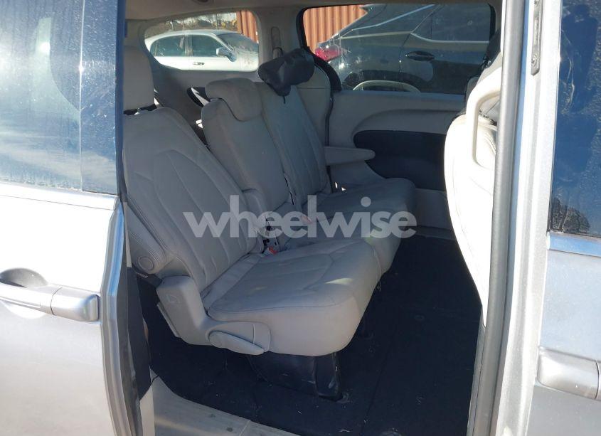 Photo 8 of 2017 Chrysler Pacifica LX (VIN 2C4RC1CG0HR657671)