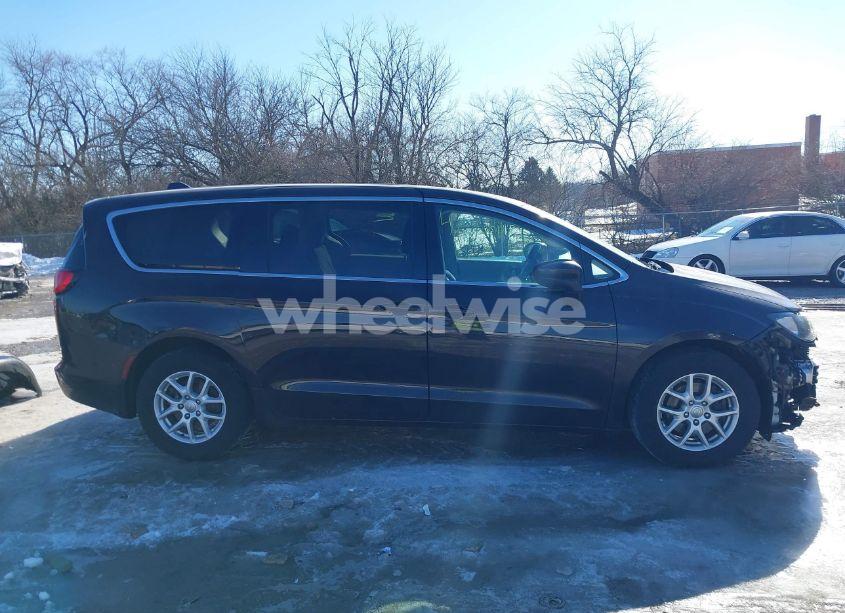 Photo 14 of 2017 Chrysler Pacifica LX (VIN 2C4RC1CG0HR824028)