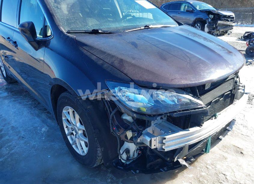 Photo 19 of 2017 Chrysler Pacifica LX (VIN 2C4RC1CG0HR824028)