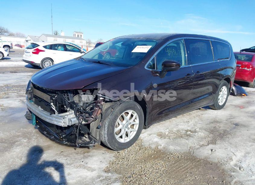 Photo 2 of 2017 Chrysler Pacifica LX (VIN 2C4RC1CG0HR824028)