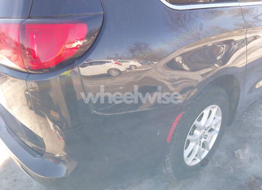 Photo 20 of 2017 Chrysler Pacifica LX (VIN 2C4RC1CG0HR824028)