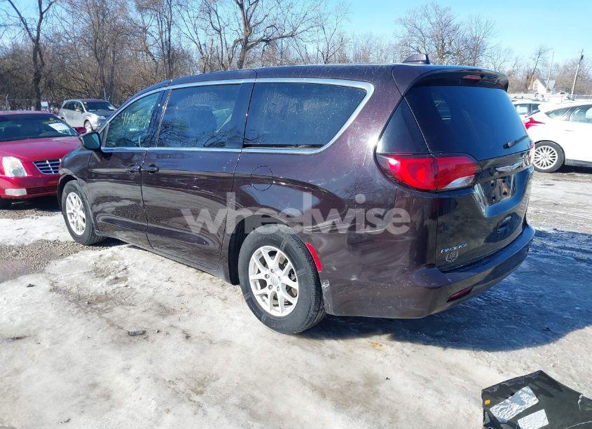 Photo 3 of 2017 Chrysler Pacifica LX (VIN 2C4RC1CG0HR824028)