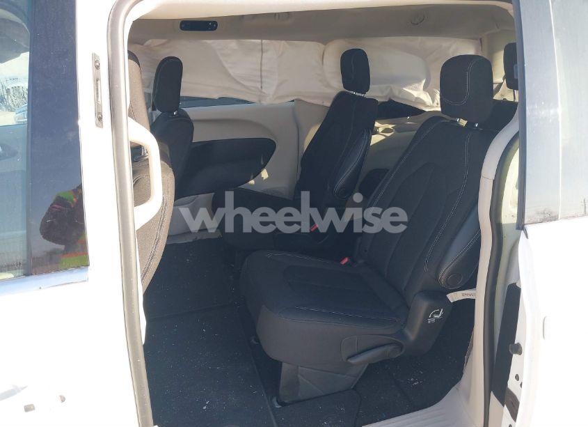 Photo 8 of 2022 Chrysler Voyager LX (VIN 2C4RC1CG0NR104773)