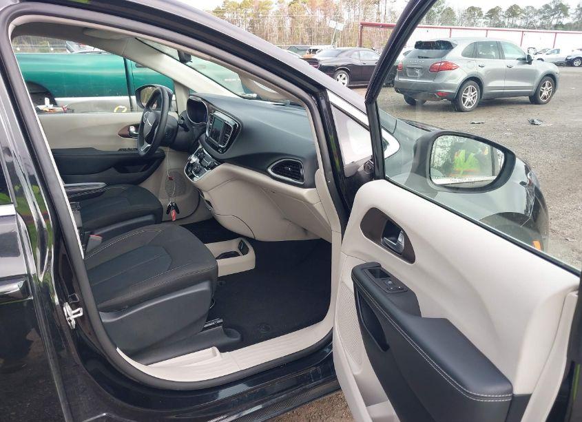 Photo 5 of 2023 Chrysler Voyager LX (VIN 2C4RC1CG0PR616634)