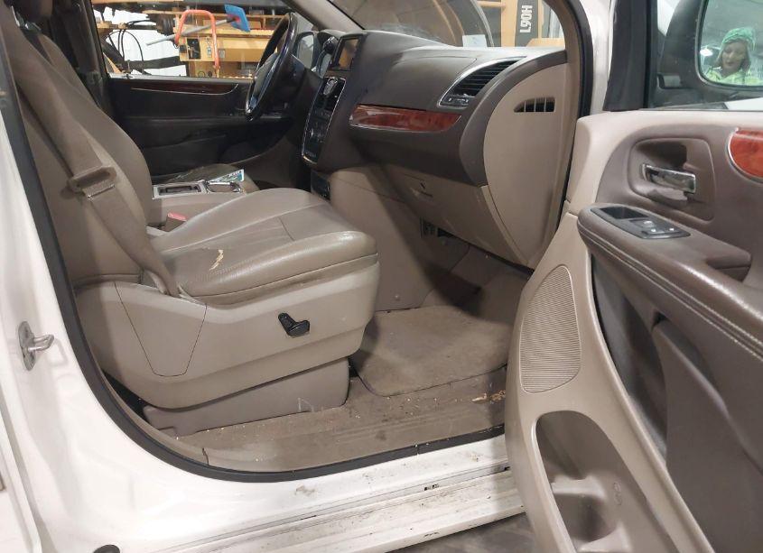 Photo 5 of 2012 Chrysler Town & COUNTRY TOURING-L (VIN 2C4RC1CG1CR143644)