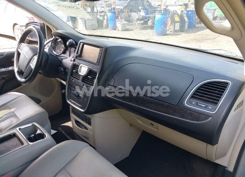 Photo 5 of 2012 Chrysler Town & COUNTRY TOURING-L (VIN 2C4RC1CG1CR244943)