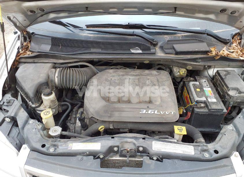 Photo 10 of 2012 Chrysler Town & COUNTRY TOURING-L (VIN 2C4RC1CG1CR382613)