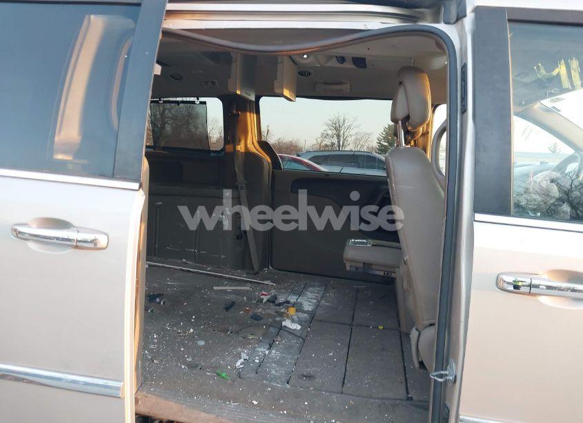 Photo 8 of 2012 Chrysler Town & COUNTRY TOURING-L (VIN 2C4RC1CG1CR415996)