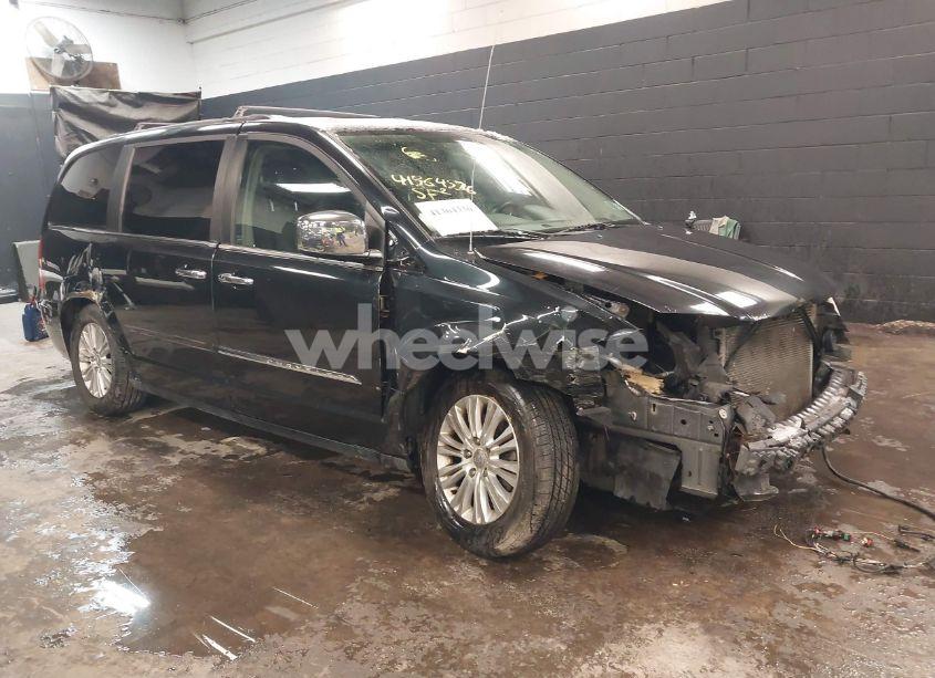 2013 Chrysler Town & COUNTRY TOURING-L (VIN 2C4RC1CG1DR647631) main photo