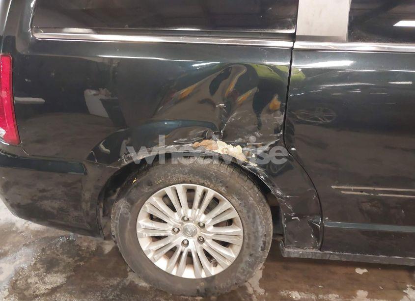 Photo 17 of 2013 Chrysler Town & COUNTRY TOURING-L (VIN 2C4RC1CG1DR647631)