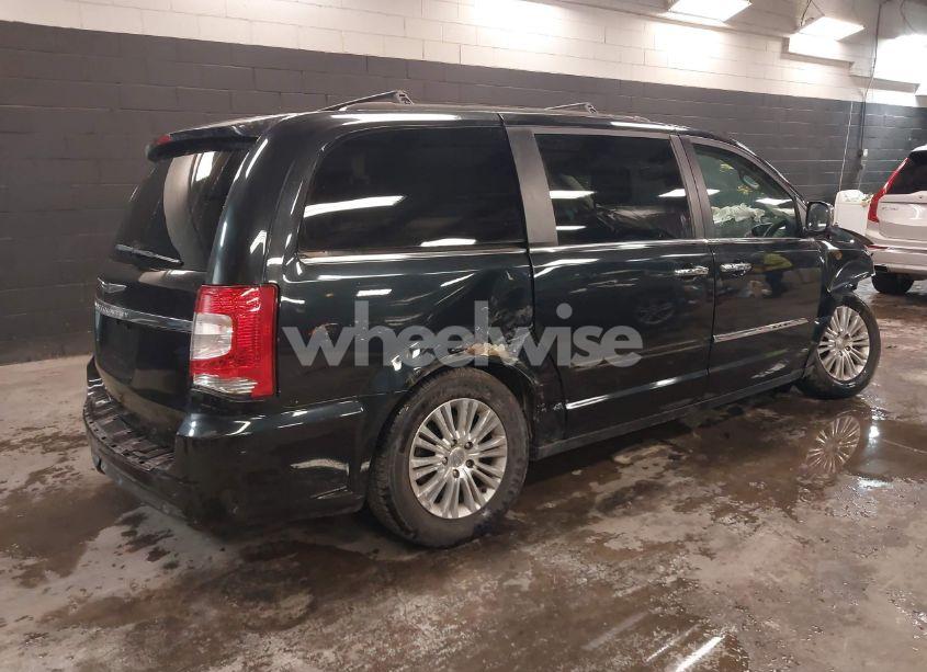 Photo 4 of 2013 Chrysler Town & COUNTRY TOURING-L (VIN 2C4RC1CG1DR647631)