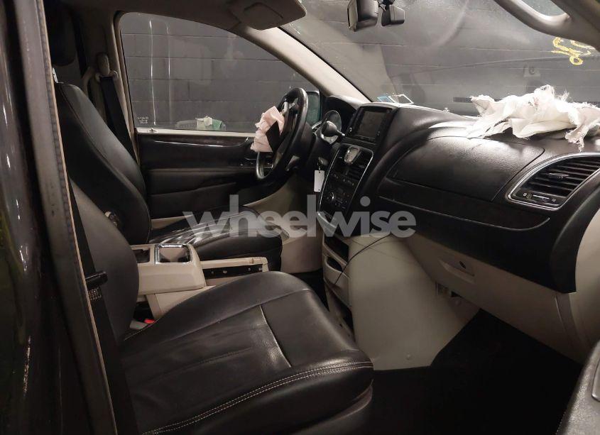 Photo 5 of 2013 Chrysler Town & COUNTRY TOURING-L (VIN 2C4RC1CG1DR647631)