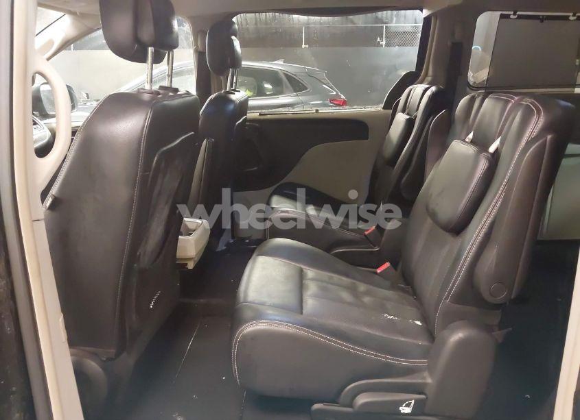 Photo 8 of 2013 Chrysler Town & COUNTRY TOURING-L (VIN 2C4RC1CG1DR647631)