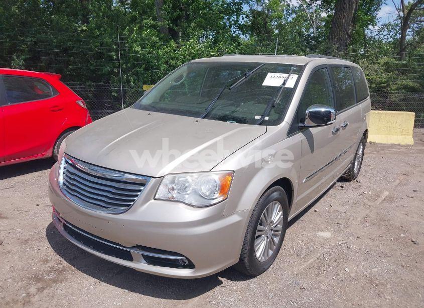 Photo 2 of 2014 Chrysler Town & COUNTRY TOURING-L (VIN 2C4RC1CG1ER107844)