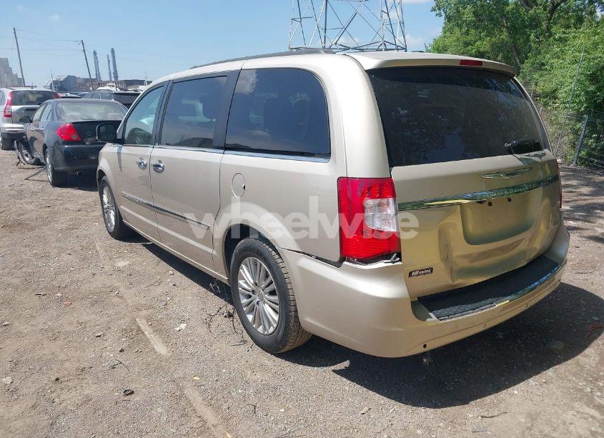 Photo 3 of 2014 Chrysler Town & COUNTRY TOURING-L (VIN 2C4RC1CG1ER107844)