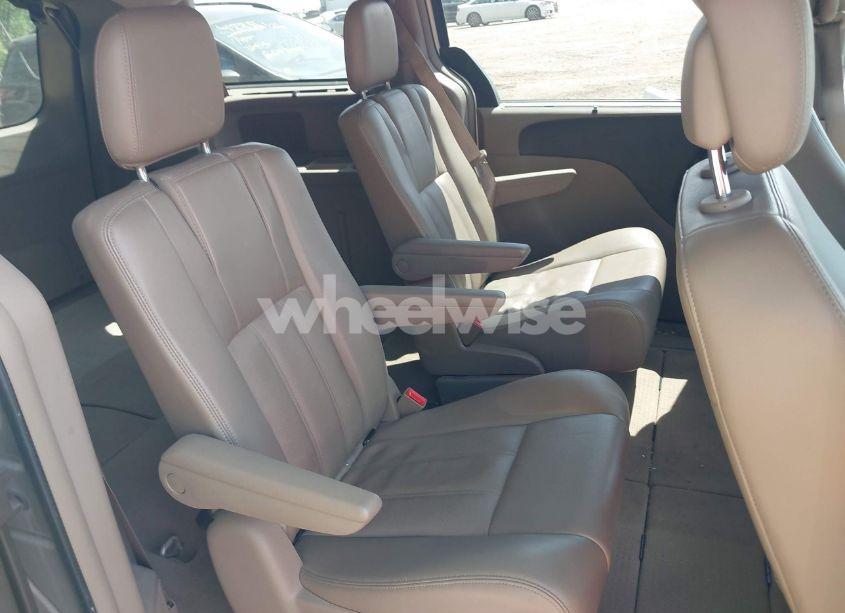 Photo 8 of 2014 Chrysler Town & COUNTRY TOURING-L (VIN 2C4RC1CG1ER107844)