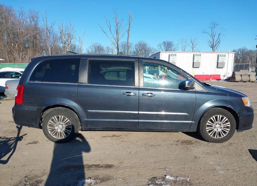 Photo 13 of 2014 Chrysler Town & COUNTRY TOURING-L (VIN 2C4RC1CG1ER108136)