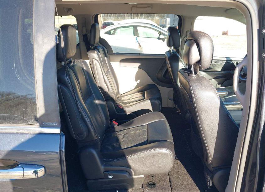 Photo 8 of 2014 Chrysler Town & COUNTRY TOURING-L (VIN 2C4RC1CG1ER108136)