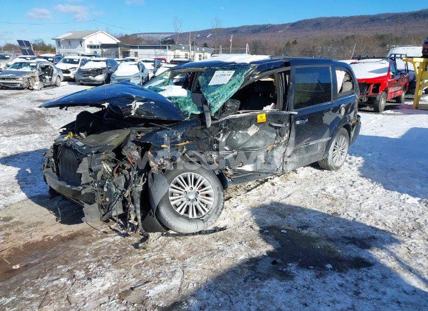 Photo 2 of 2014 Chrysler Town & COUNTRY TOURING-L (VIN 2C4RC1CG1ER257128)