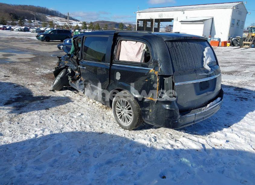 Photo 3 of 2014 Chrysler Town & COUNTRY TOURING-L (VIN 2C4RC1CG1ER257128)