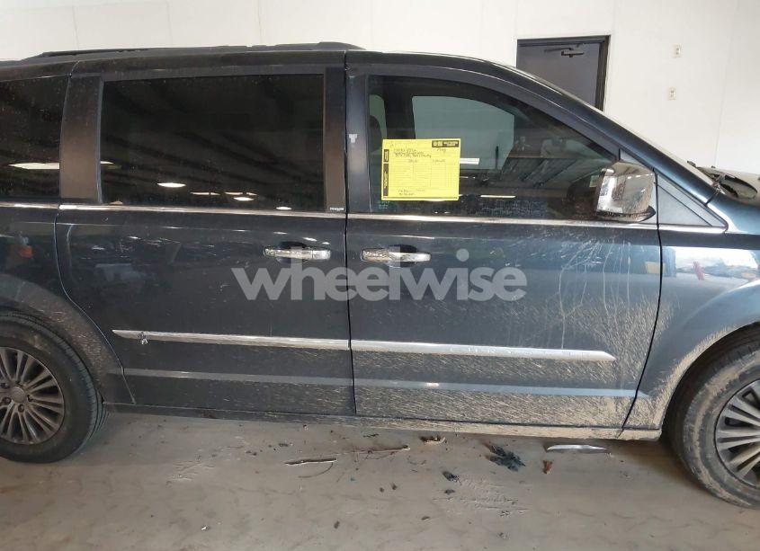 Photo 13 of 2014 Chrysler Town & COUNTRY TOURING-L (VIN 2C4RC1CG1ER280151)