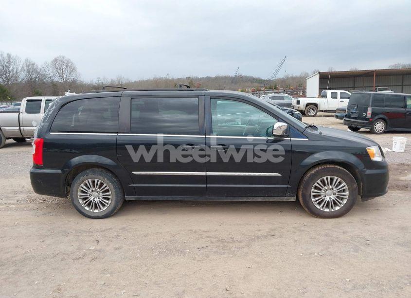 Photo 13 of 2015 Chrysler Town & COUNTRY TOURING-L (VIN 2C4RC1CG1FR563277)