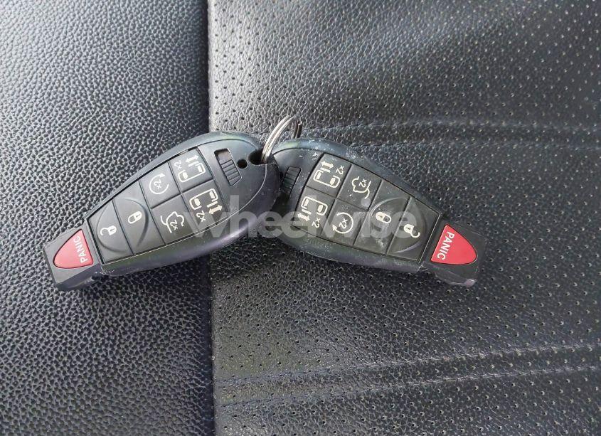 Photo 11 of 2015 Chrysler Town & COUNTRY TOURING-L (VIN 2C4RC1CG1FR572190)