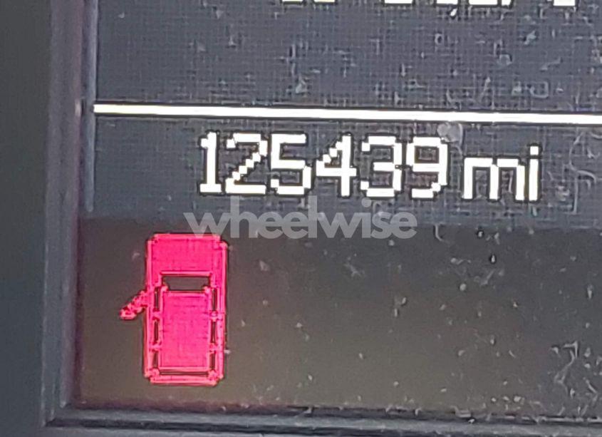 Photo 15 of 2015 Chrysler Town & COUNTRY TOURING-L (VIN 2C4RC1CG1FR572190)