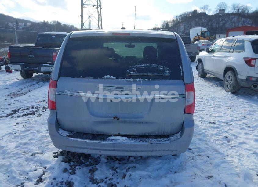 Photo 16 of 2015 Chrysler Town & COUNTRY TOURING-L (VIN 2C4RC1CG1FR572190)