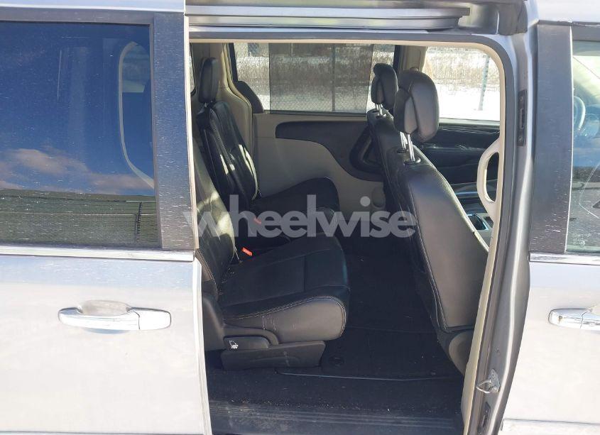 Photo 8 of 2015 Chrysler Town & COUNTRY TOURING-L (VIN 2C4RC1CG1FR572190)