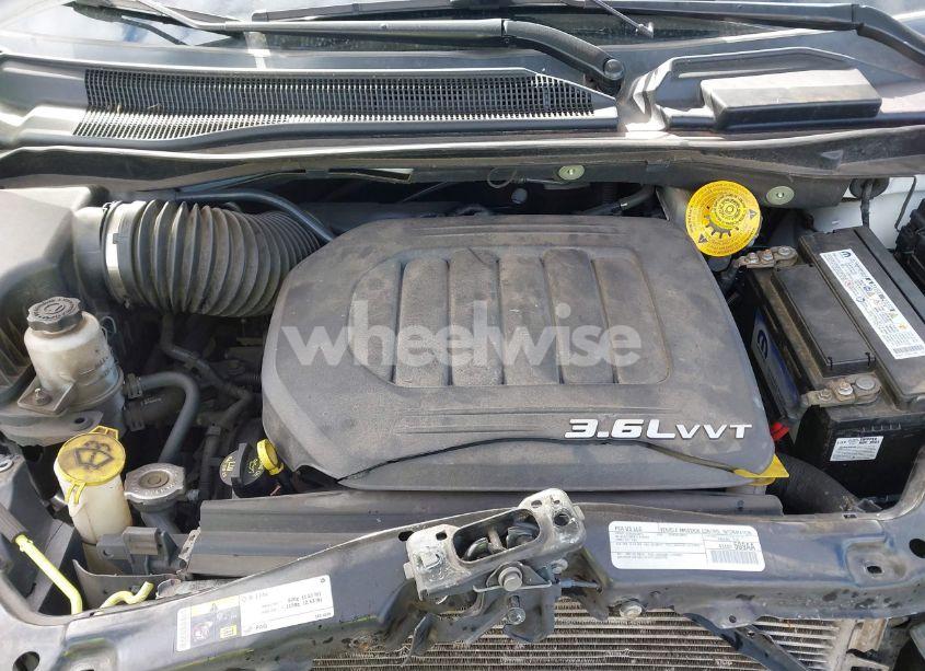 Photo 10 of 2016 Chrysler Town & COUNTRY TOURING-L ANNIVERSARY EDITION (VIN 2C4RC1CG1GR199931)