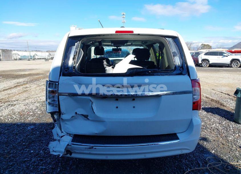 Photo 17 of 2016 Chrysler Town & COUNTRY TOURING-L ANNIVERSARY EDITION (VIN 2C4RC1CG1GR199931)