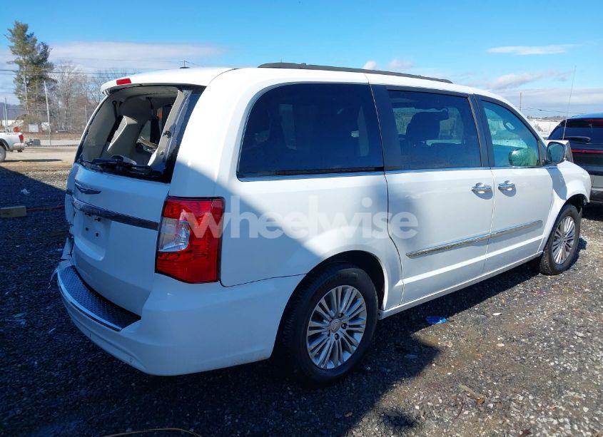 Photo 4 of 2016 Chrysler Town & COUNTRY TOURING-L ANNIVERSARY EDITION (VIN 2C4RC1CG1GR199931)